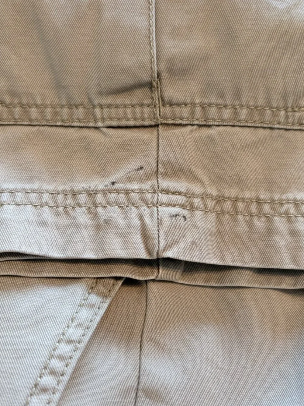 IZOD Saltwater Men's Tan Cargo Shorts Size 36 100% Cotton